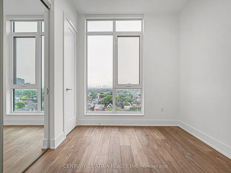 858 Dupont St #Penthouse 03 — Photo 11