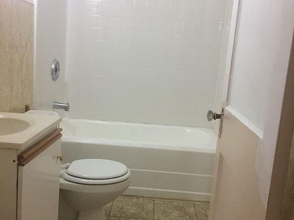 5th image of 1800 Goodman Ave