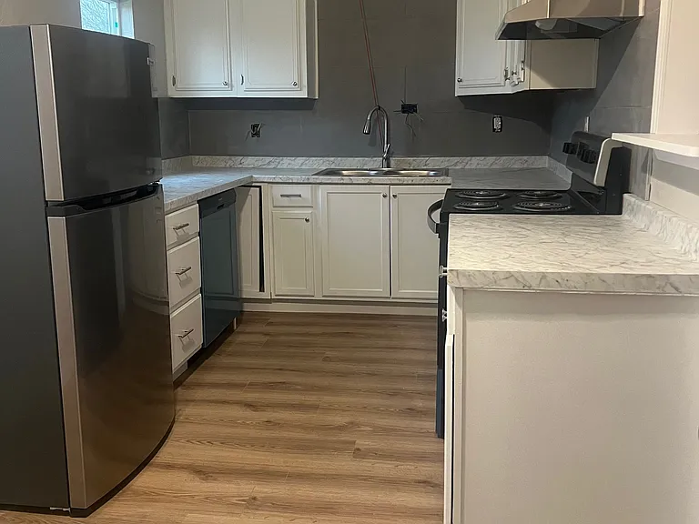 812 NW 34th St — Photo 2