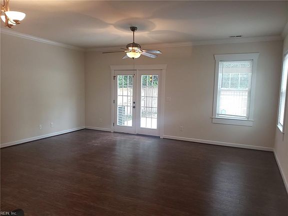 3rd image of 1500 W 41st St
