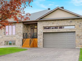 30 Lakeview Dr, South Dundas, ON K0E 1K0