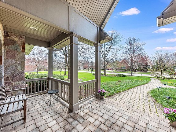 5th image of 25038 Old Oak Ln