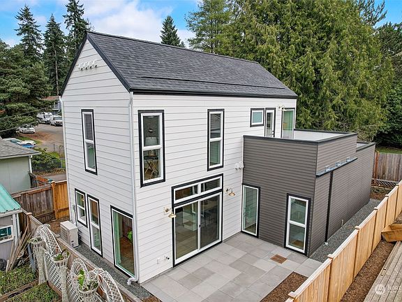 3rd image of 13519 28th Avenue NE