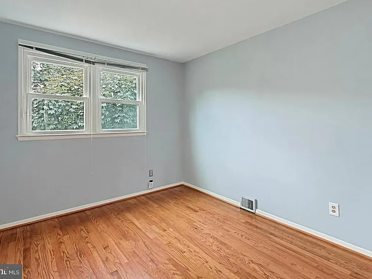 7501 Mendota Pl — Photo 2