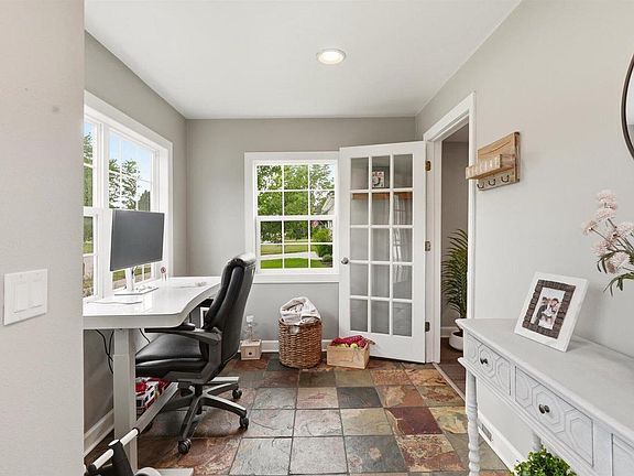 5th image of 416 E Jefferson STREET