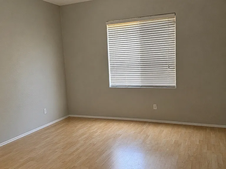 2562 W Alta Vista Rd — Photo 8