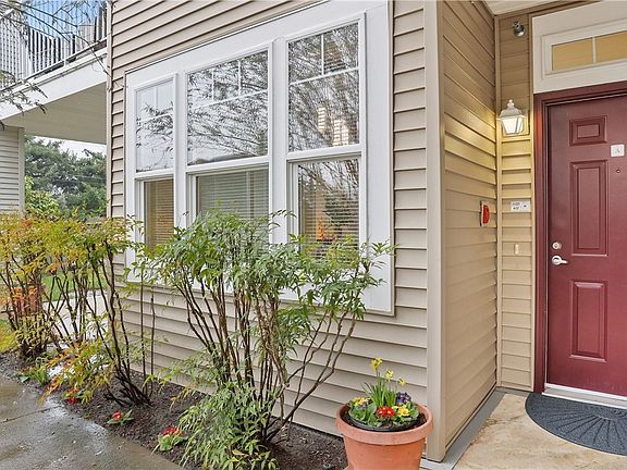 Inviting Level Entryway
