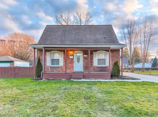 31951 Sheridan St, Garden City, MI 48135
