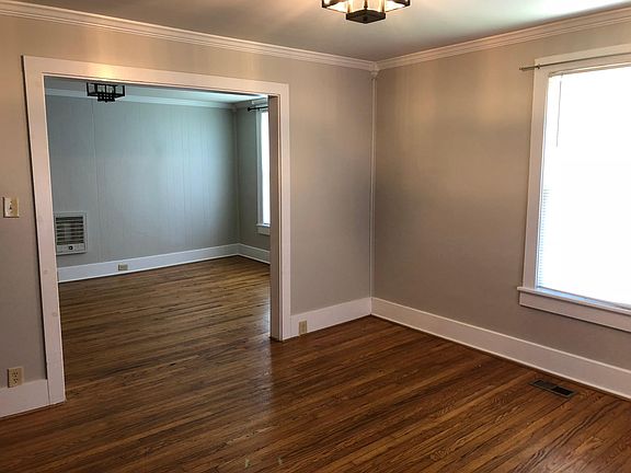 4th image of 320 E Churchwell Ave