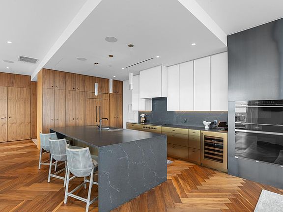 5th image of 255 Hennepin Ave Unit 3402