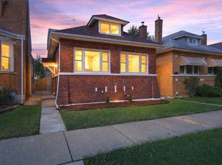 8352 S Phillips Ave, Chicago, IL 60617