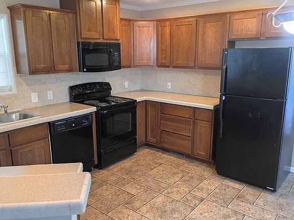 2nd image of 16 Creekside Cir