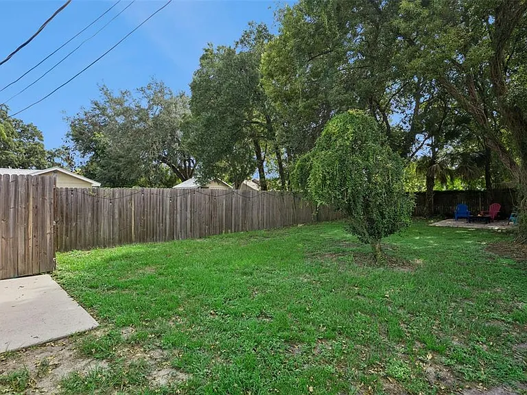 2725 Mayer St — Photo 33