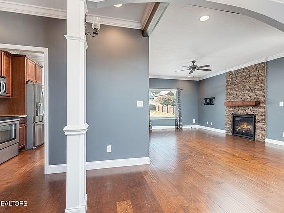 5th image of 430 Kennesaw Ln