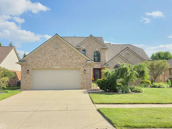 16794 Renee Dr, Macomb, MI 48042