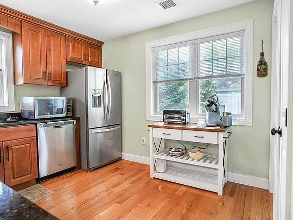 4th image of 42 Gilmore St APT A