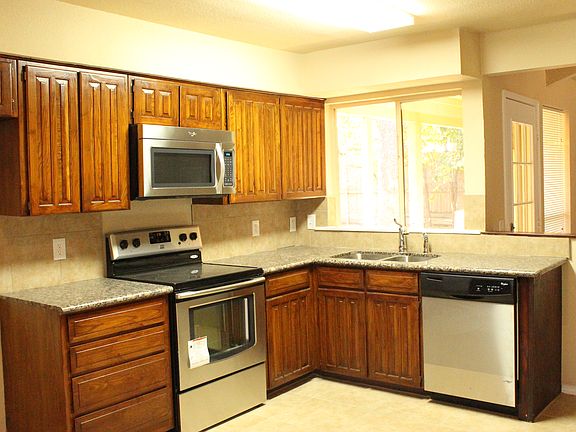 5th image of 3401 Meadow Wood Ct