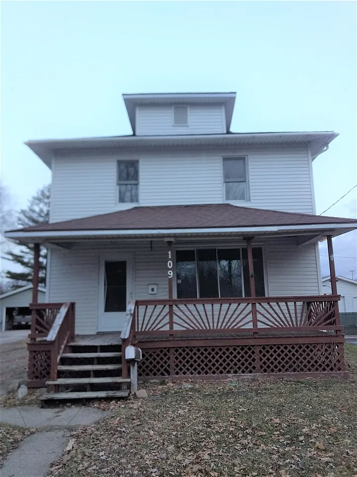 109 Marshall St photo 1