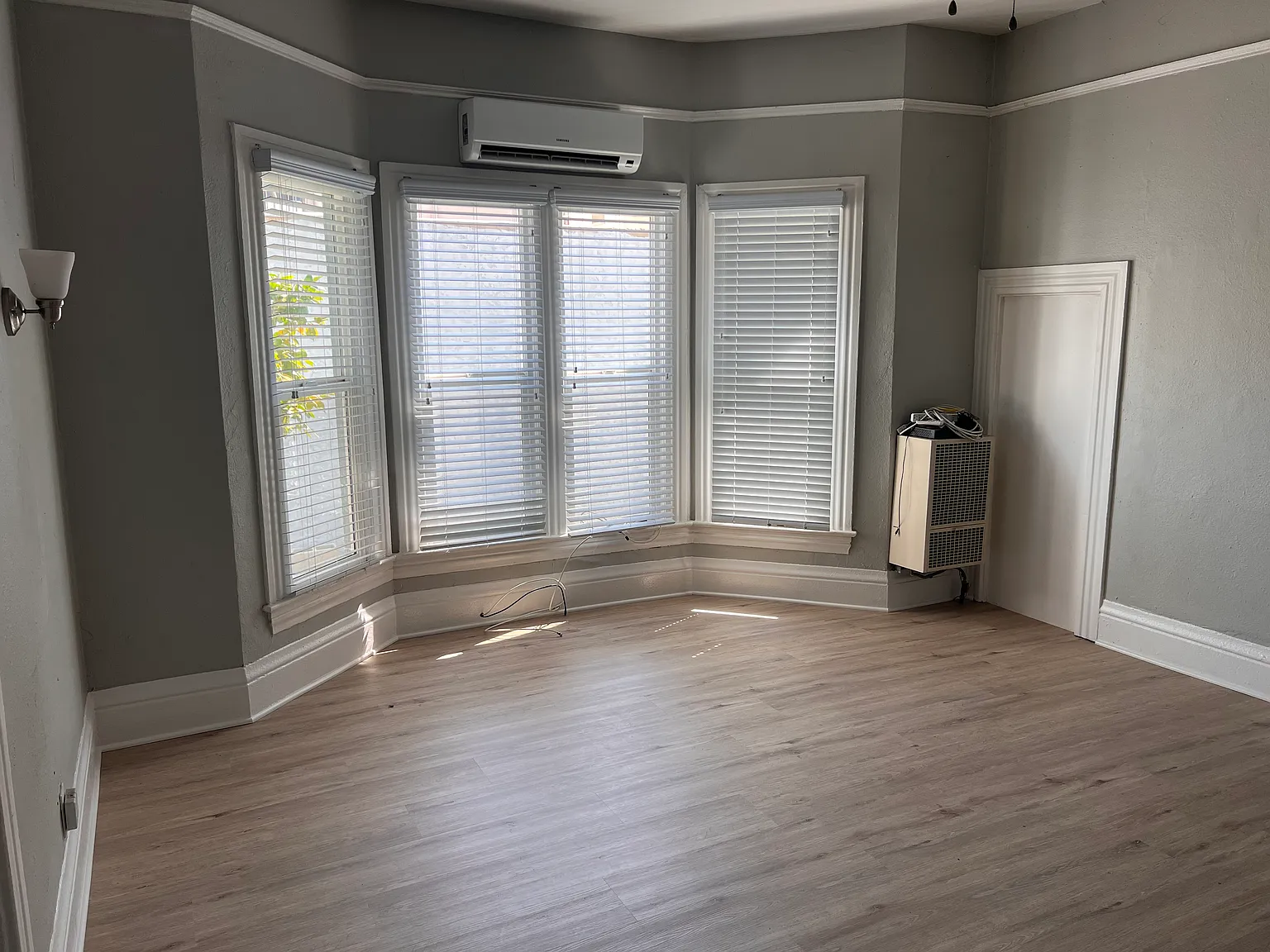 5 bed, 2417 sqft, $6,000 — Photo 2