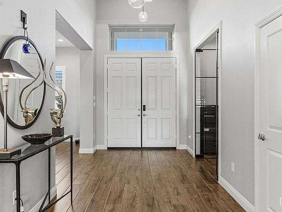 3rd image of 3409 Botanical Dr