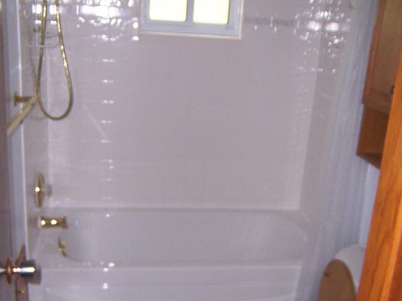 First floor bathroom has jetted tub