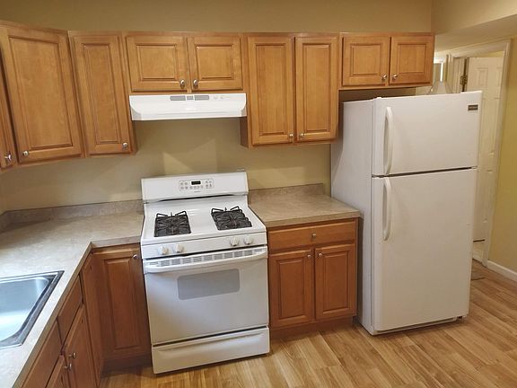 2nd image of 162 Washington Ave #2