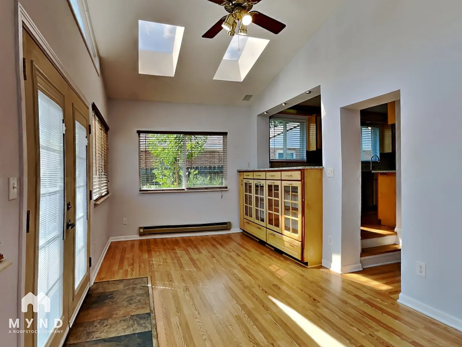 4 bed, 2.0 bath, 2447 sqft, $3,935 — Photo 4