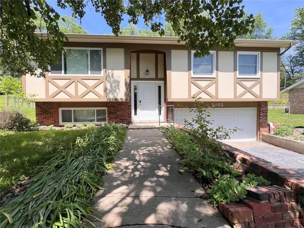 2022 Hayden Park Ln, Hannibal, MO 63401