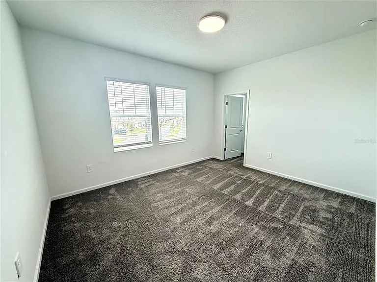 2970 Armstrong Ave — Photo 37