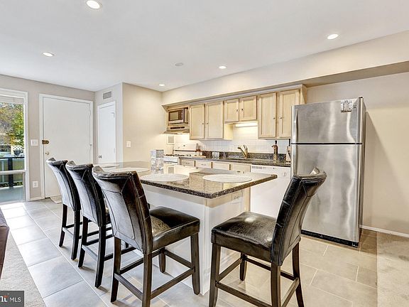 4th image of 7523 Spring Lake Dr #C