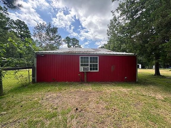 5th image of 57 Kathryn Dr