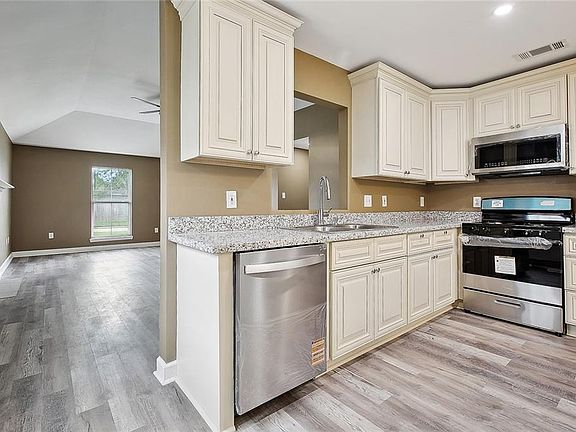 5th image of 2317 Virginian Colony Ave