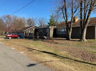 304 N Lewis St, Dawson, IL 62520