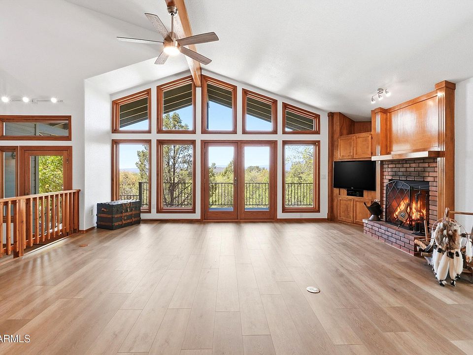 1st image of 720 E SKYWAY Court