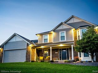 1880 Ayrshire Dr, Commerce Township, MI 48390