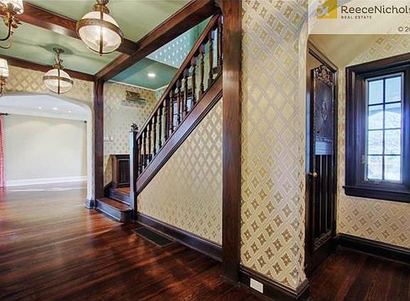 4th image of 1236 W 60th Ter