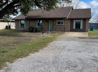 427 N Dallas St, Palmer, TX 75152