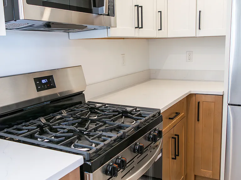 32 Nassau St #3-B — Photo 7