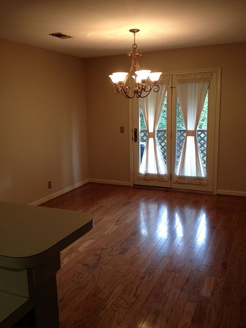 2nd image of 103 Villa View Ct