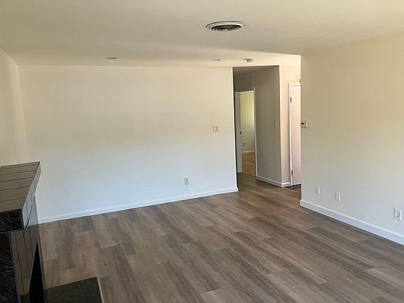 5th image of 859 Redbird Dr