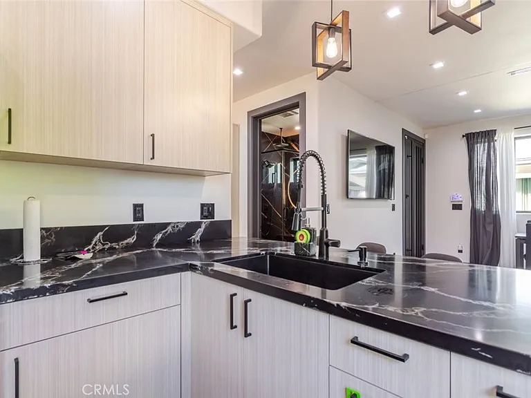 8252 Morse Ave — Photo 13