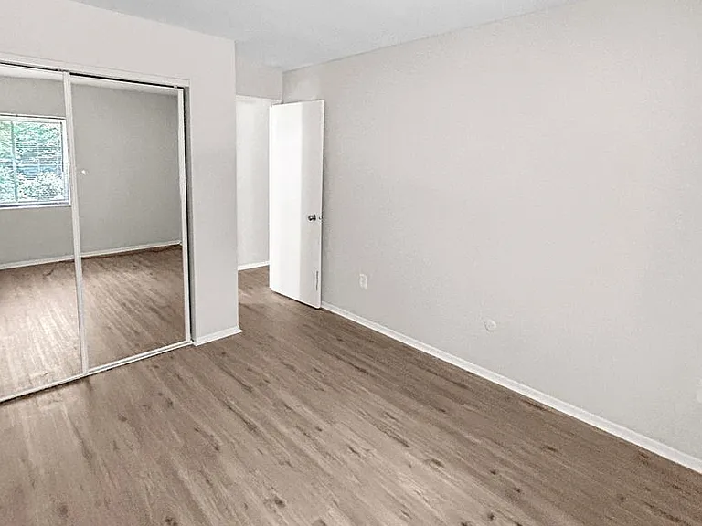 5085 Sanlin Dr — Photo 20
