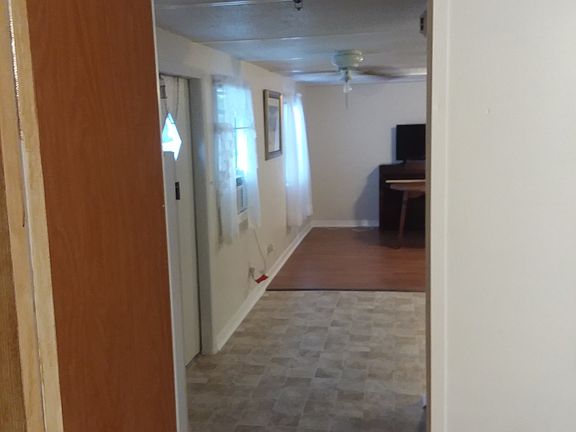 4th image of 3932 Argyle St