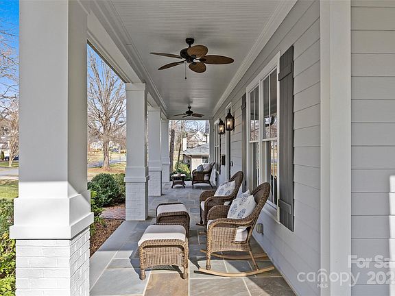 3rd image of 228 Heathwood Rd