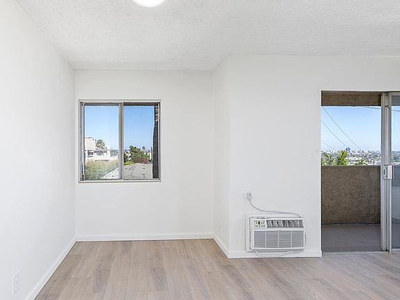 4th image of 1011 Palm Ave #303