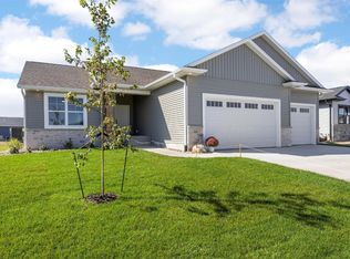 1263 Cedar Springs Dr, Marion, IA 52302