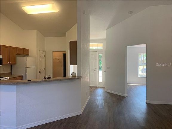 5th image of 1583 Nora Ln