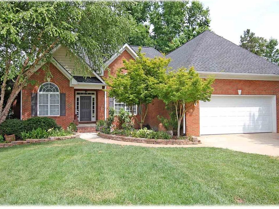 1st image of 605 Scenic Oak Dr