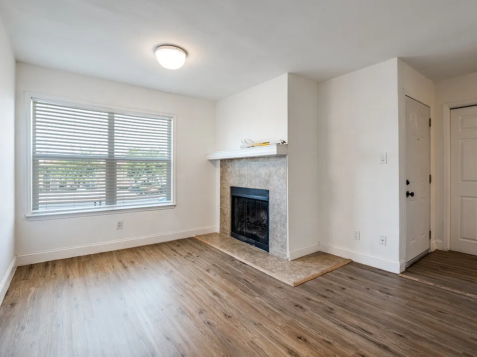 2200 Trinity Mills Rd #206