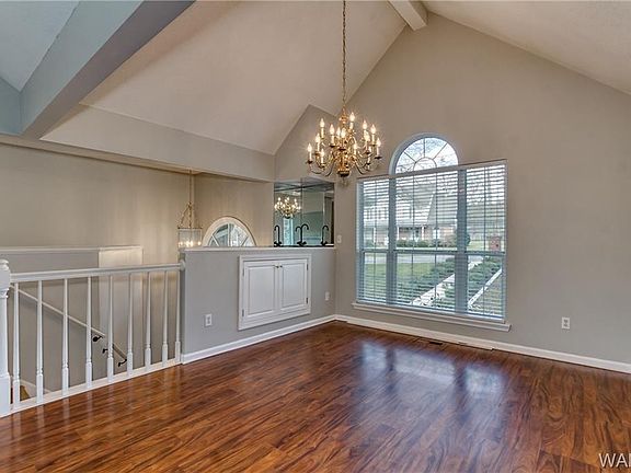 5th image of 8621 Creekwood Pl
